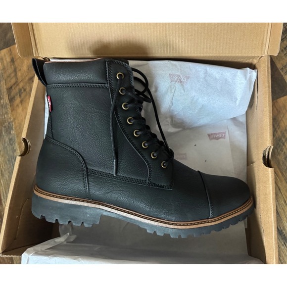 Levi's  Wyatt Black Men Size 9.5 M New - Picture 1 of 10